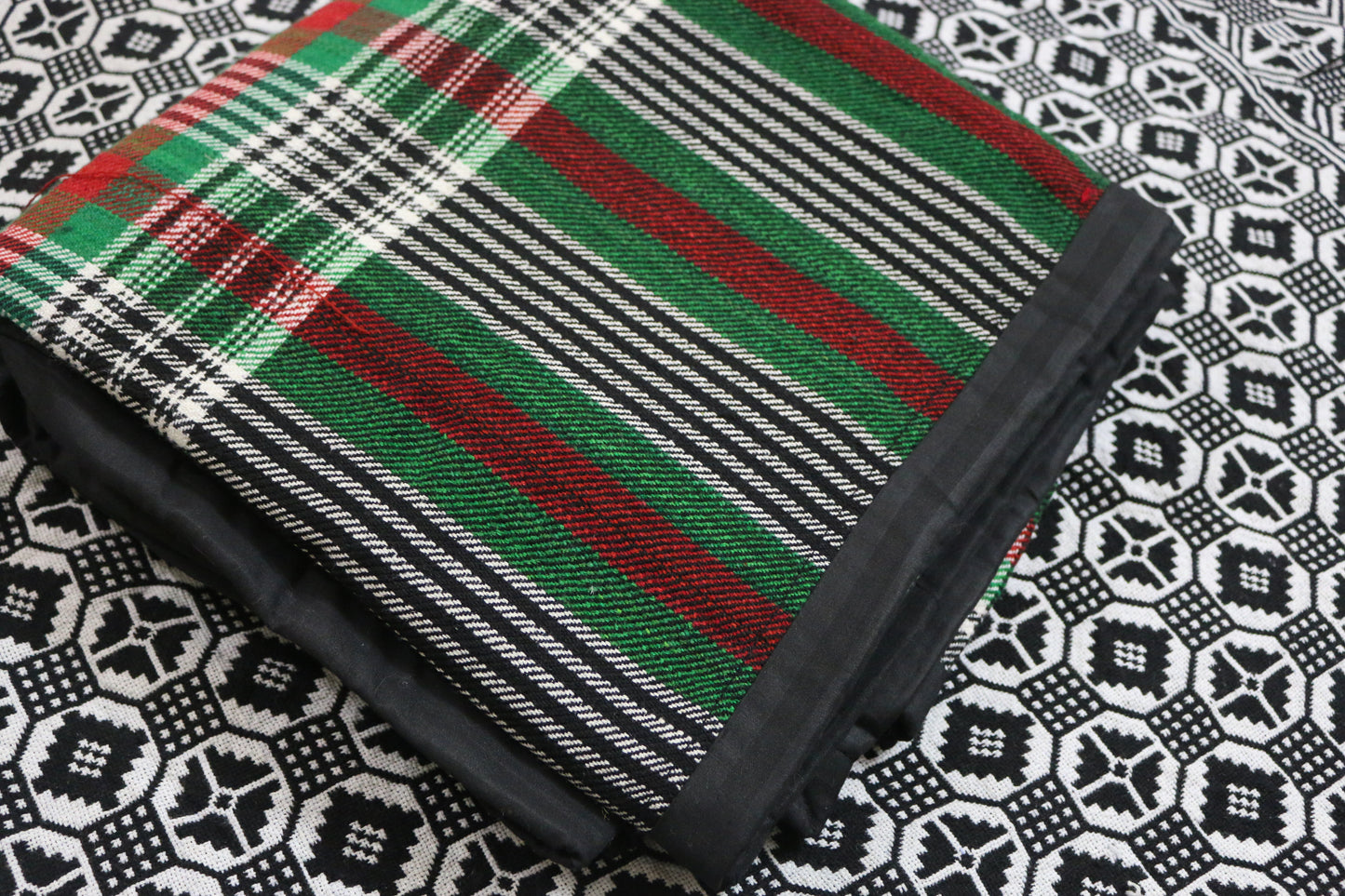 Green Tartan Plaid Woollen Khes