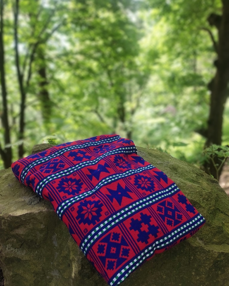 Majenta & Blue Woollen Khes