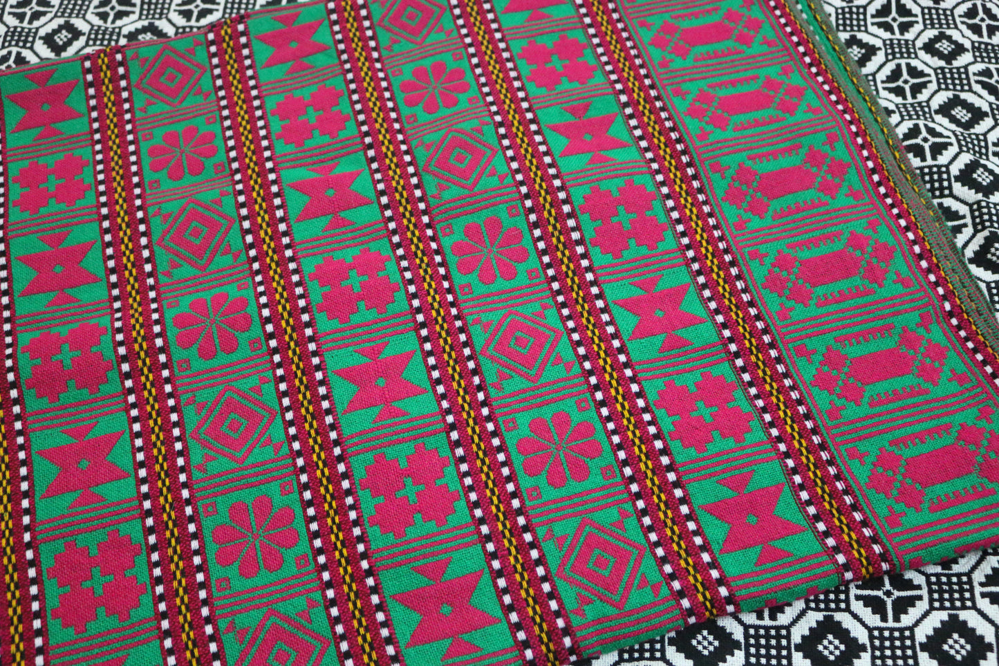 Green & Pink Woollen Khes