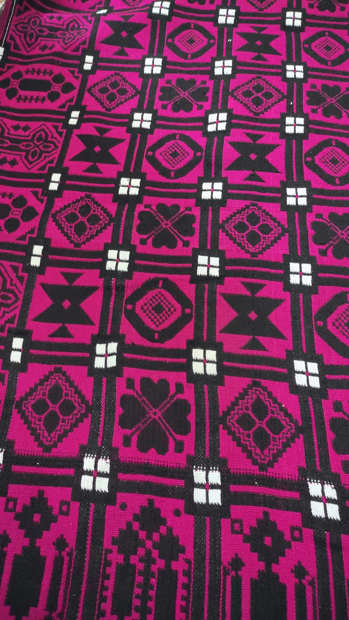 Magenta handwoven khes with geometric black and white motifs – Bistaray