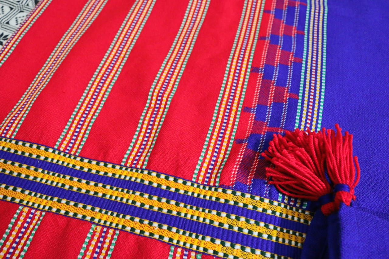 Red & Blue Woollen Khes