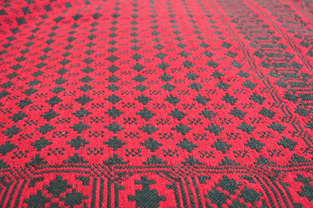 Red Majnu Khes