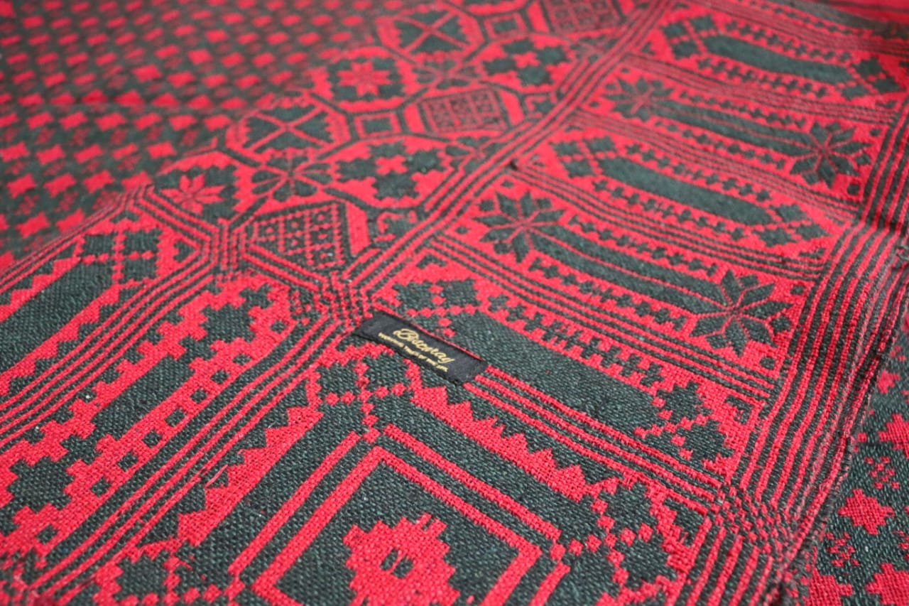 Red Majnu Khes