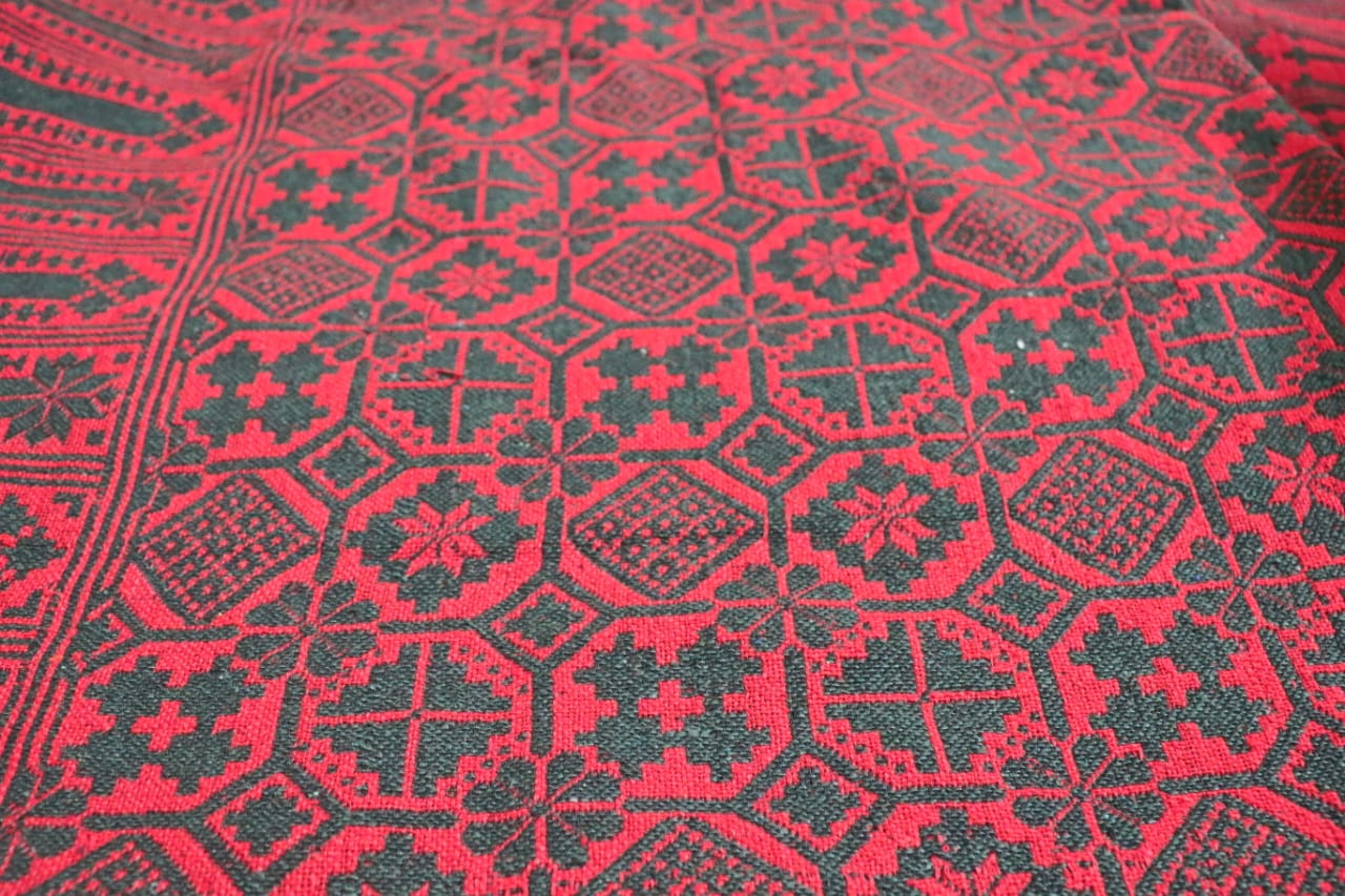 Red Majnu Khes