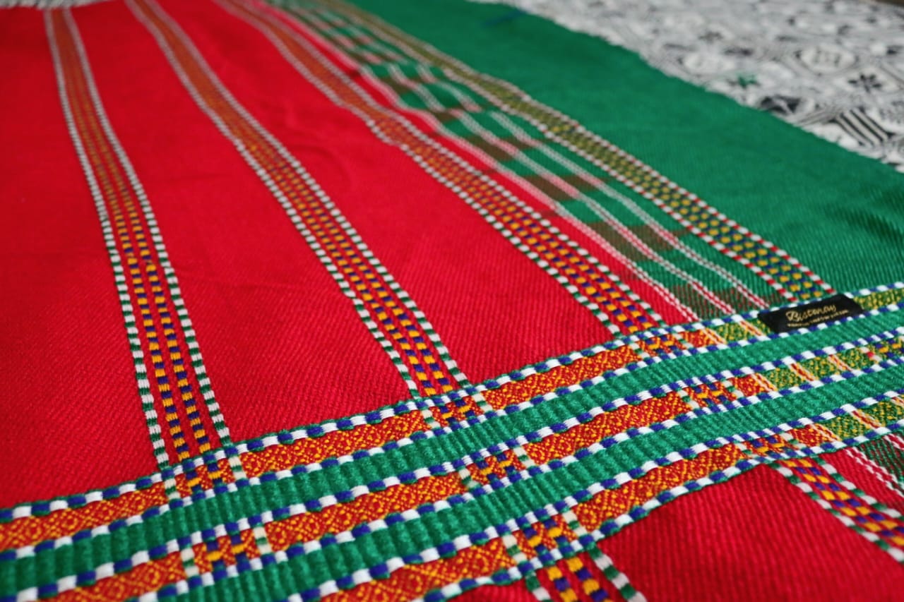 Red & Green Woollen Khes