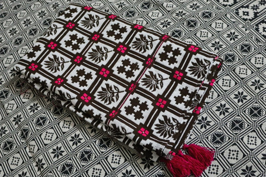 Brown & Pink Woollen Khes