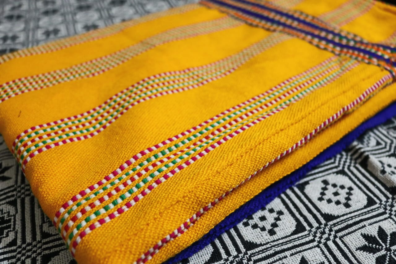 Yellow & Blue Woollen Khes