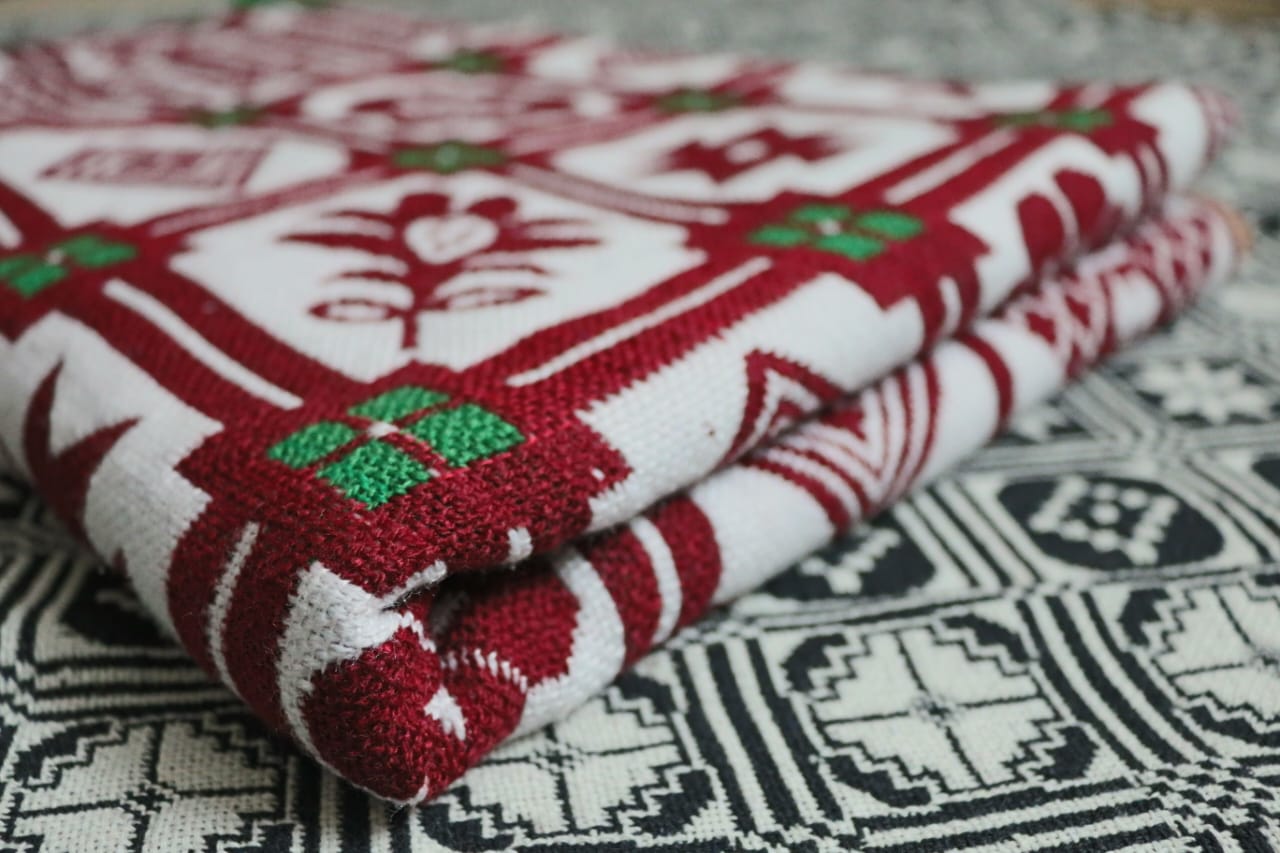 Maroon & Green Woollen Khes