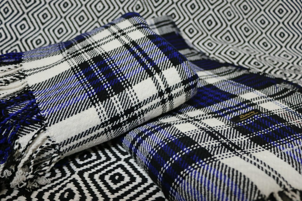 Blue & White Tartan Plaid Woollen Khes