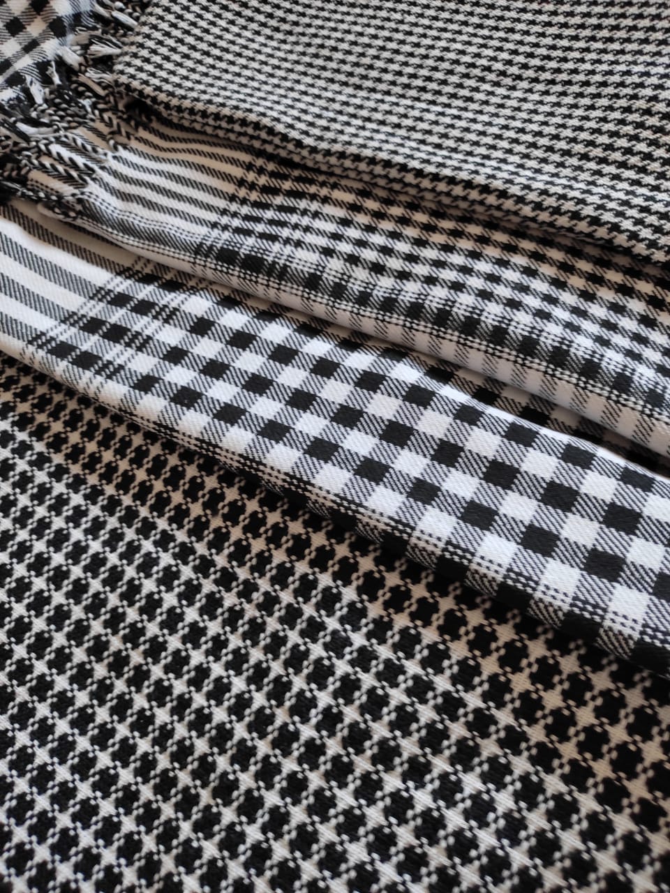 Black & White Houndstooth Cotton Khes