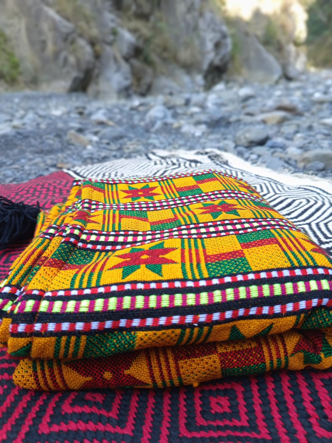 Yellow & Green Woollen Khes