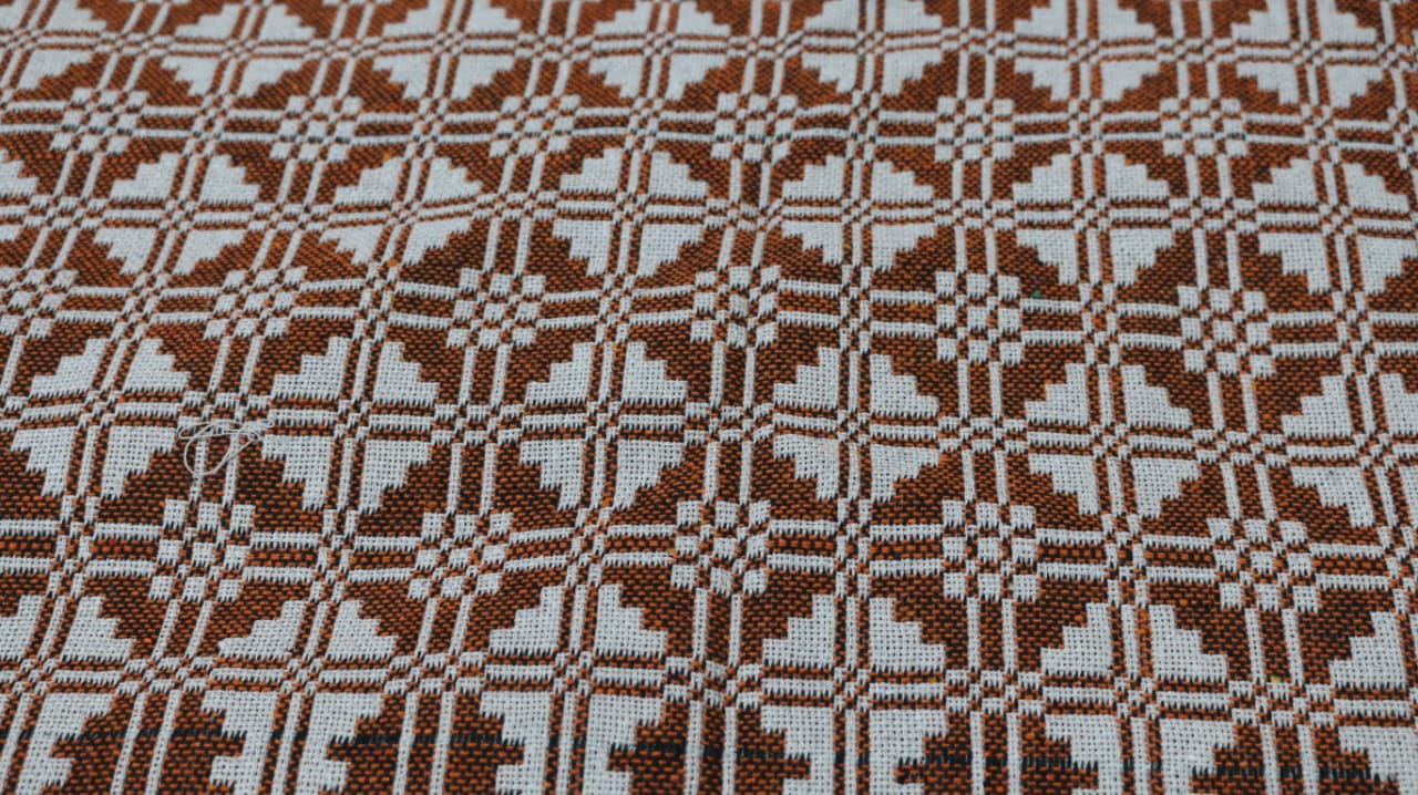 Brown & White Majnu Khes