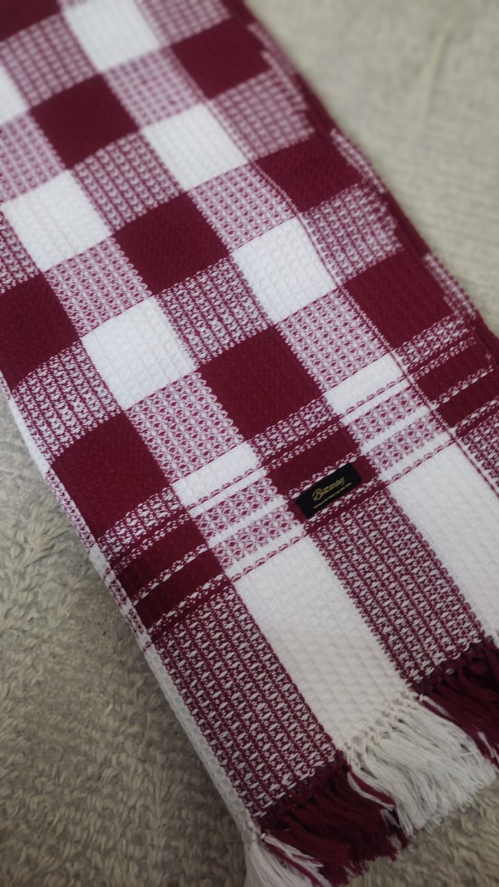 Maroon & White Woollen Khes