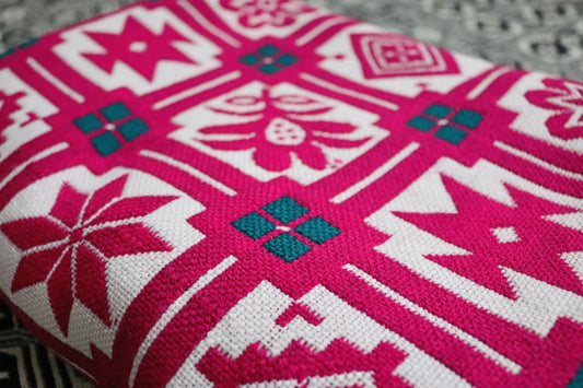 Teal & Pink Woollen Khes