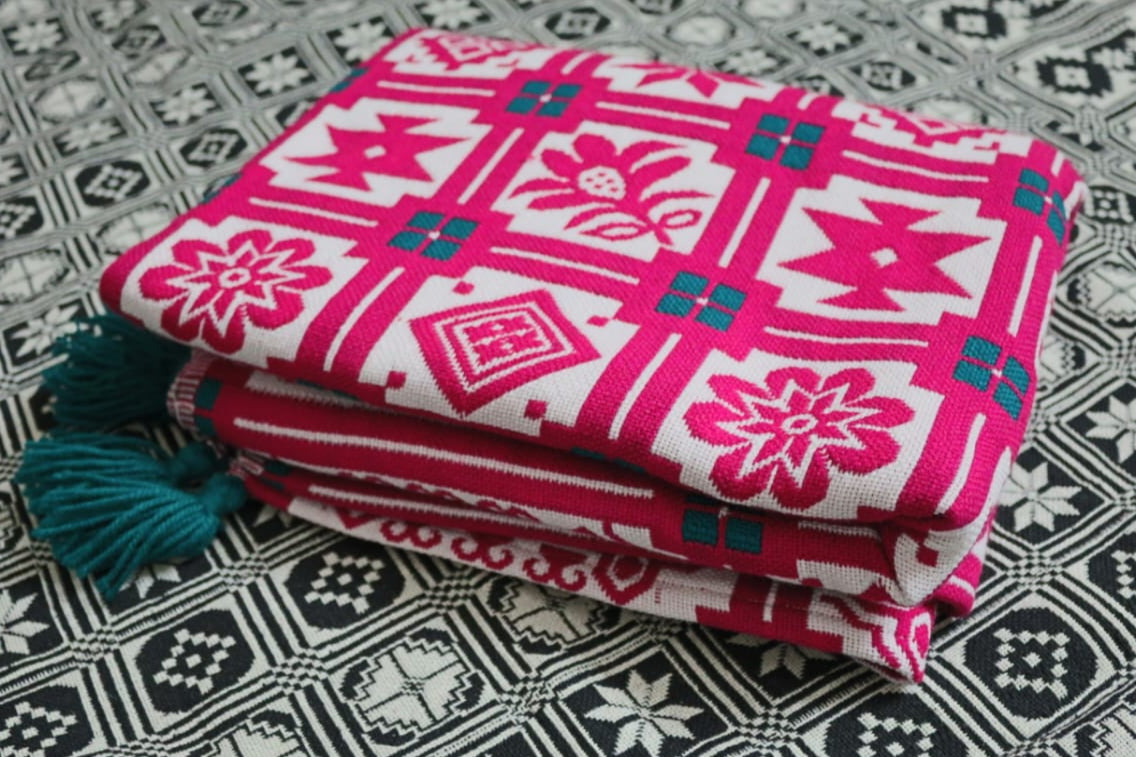 Teal & Pink Woollen Khes