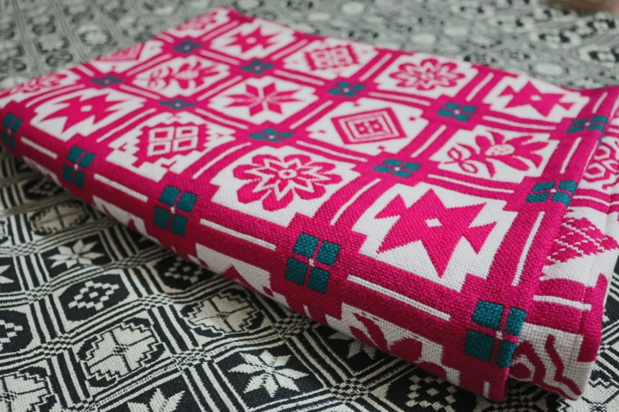 Teal & Pink Woollen Khes