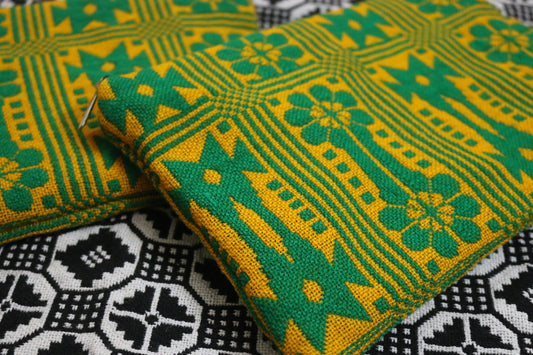 Eco-friendly cloth toiletry pouch with zipper closure
Reusable fabric toiletry bag for travel and daily use
Sustainable cotton toiletry pouch for men and women
Compact and stylish linen travel toiletry bag
Unisex cloth pouch for toiletries, cosmetics, and accessories
Minimalist fabric toiletry organizer on bathroom counter
Washable cloth pouch for eco-conscious travelers