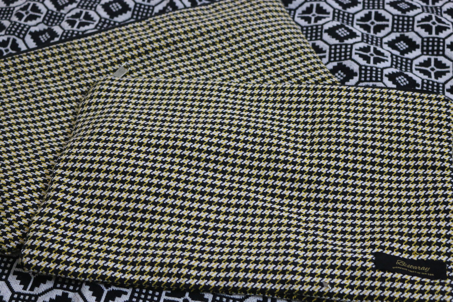 "Houndstooth design pouch for tablets, Chromebooks, or travel essentials"

"Multi-purpose fabric pouch with houndstooth pattern"

"Protective houndstooth sleeve for electronic devices or toiletries"

"Chic houndstooth toiletry and tablet organizer bag"

"Fashionable houndstooth travel pouch for electronics and accessories"