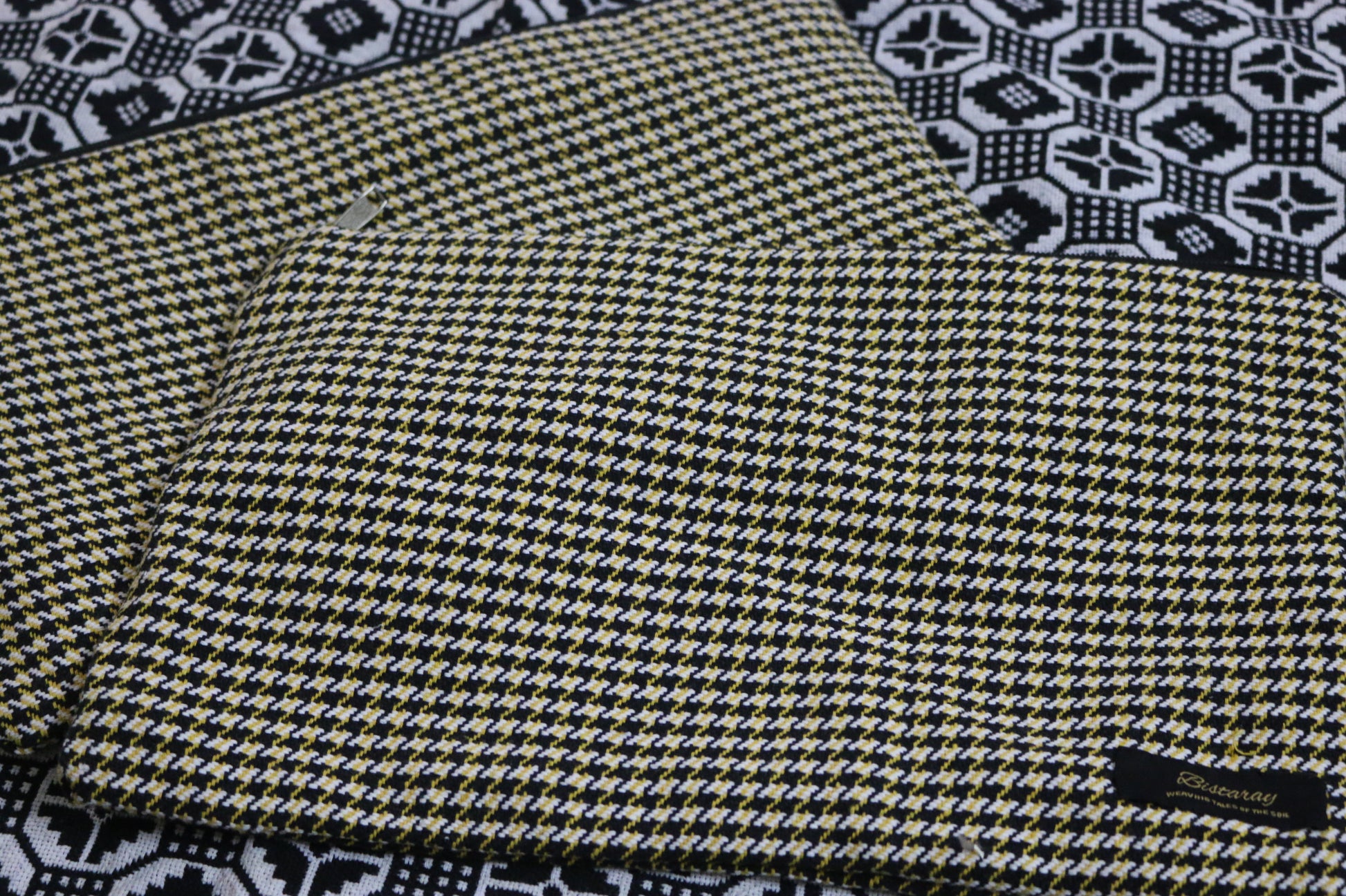 "Houndstooth design pouch for tablets, Chromebooks, or travel essentials"

"Multi-purpose fabric pouch with houndstooth pattern"

"Protective houndstooth sleeve for electronic devices or toiletries"

"Chic houndstooth toiletry and tablet organizer bag"

"Fashionable houndstooth travel pouch for electronics and accessories"