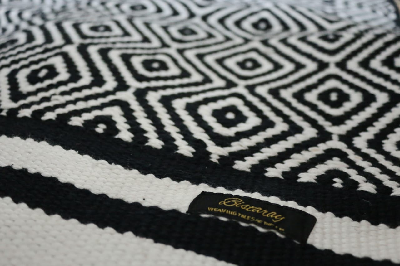 Black & White Dhurrie Rug (Handwoven)