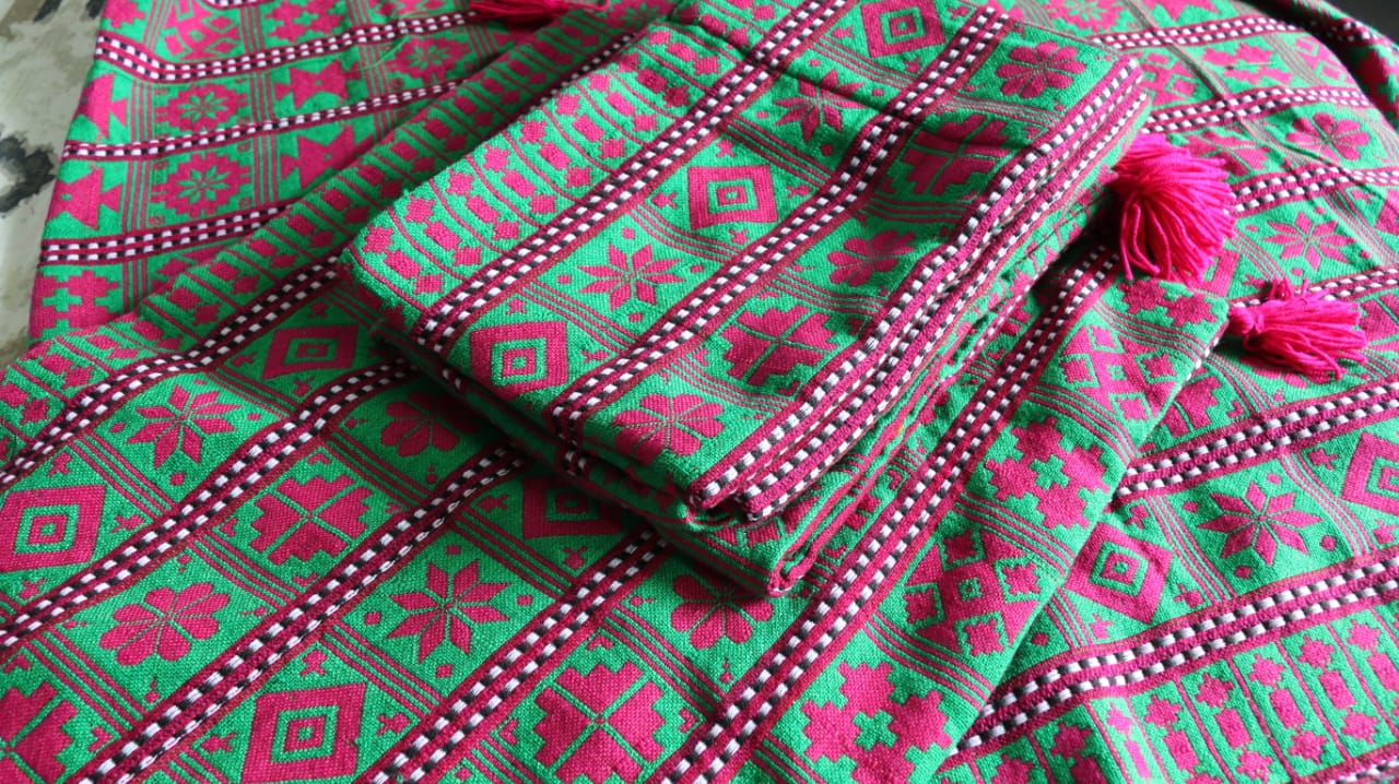 Green & Pink Lightweight Woollen Khes - Two single sheets with two pillow covers