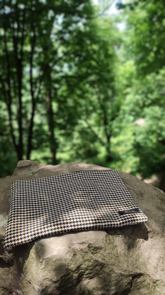 Houndstooth Multi-Purpose Pouch – For Tablets, Chromebooks & Toiletries